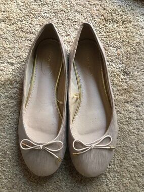 Womens gold  shimmer bow shoes - Size 7